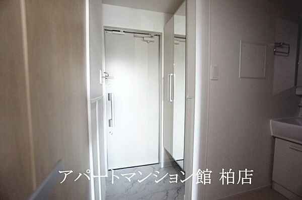 シャイニー
