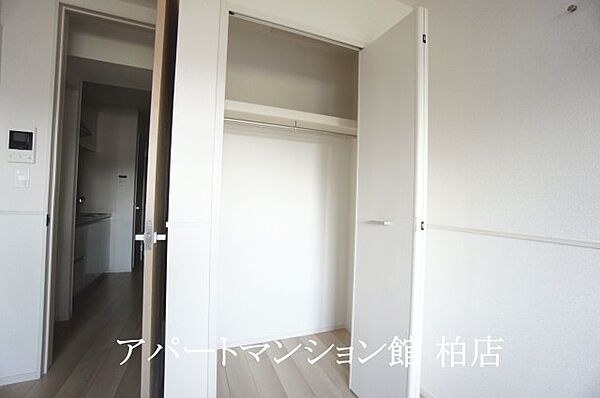 シャイニー