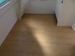 ティ・アーモマーメイド 104 1階ワンルームのリビング/ダイニング