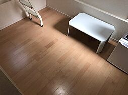 フェリススイートピー 105【家具家電付】 1階ワンルームのリビング/ダイニング