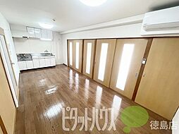 東洋ハイツ 4階3LDKのリビング/ダイニング