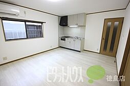 ロイヤルハイツプラナ　A 1階2LDKのリビング/ダイニング