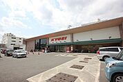 スーパー「キョーエイ福島店まで685m」