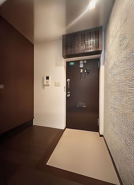 玄関を拡大表示