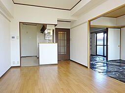 ディライト西多賀 201 2階3LDKのリビング/ダイニング