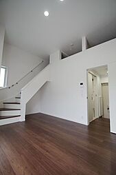 ラ・ルーチェ 201 2階1Kのリビング/ダイニング