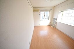 京王線 調布駅 徒歩12分の賃貸アパート 2階1Kのリビング/ダイニング