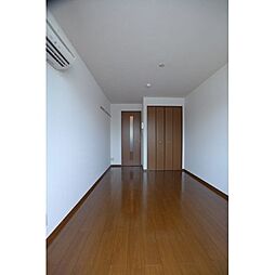 キューベックス・ワイズ 207 2階1Kのリビング/ダイニング