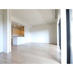 イニシア浦和岸町 303 3階2SLDKのリビング/ダイニング