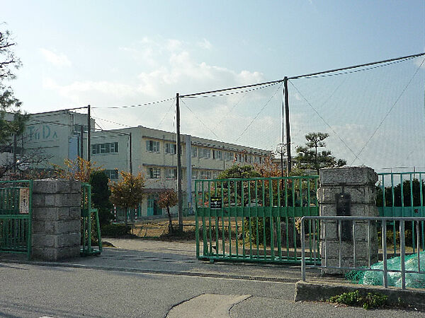 画像16:枚方市立津田中学校（720m）