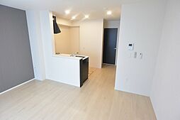 Happiness K 1階1LDKのリビング/ダイニング