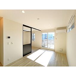 ＴＨＲＥＥ 1階1LDKのリビング/ダイニング