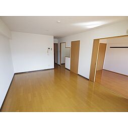 2000POST葡萄の里 402 4階2LDKのリビング/ダイニング