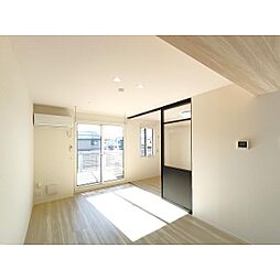 ＴＨＲＥＥ 1階1LDKのリビング/ダイニング