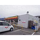 コンビニ「デイリーヤマザキ信州須坂村山店まで736ｍ」