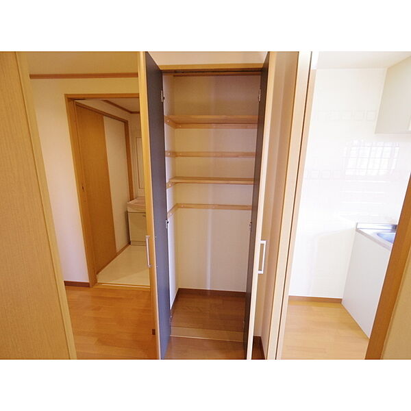 パシフィックIII街角ビル