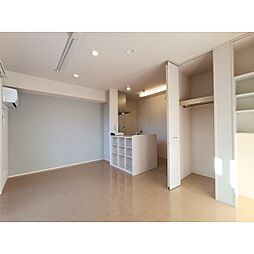 グランサンクIII 1階ワンルームのリビング/ダイニング