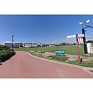 公園「佐久市市民交流ひろばまで949ｍ」