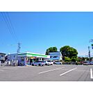コンビニ「ファミリーマート長野高田店まで627ｍ」