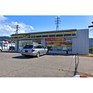 コンビニ「デイリーヤマザキ松本清水2丁目店まで712ｍ」