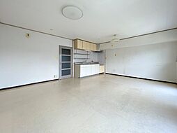 膳所ハイツ1号棟 3LDKのリビング/ダイニング