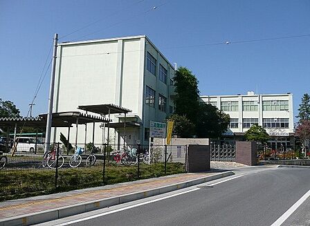 草津市立老上小学校（1090m）