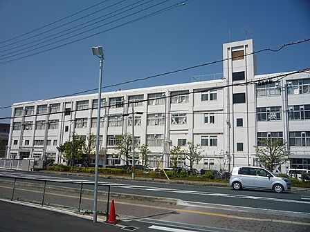 草津市立草津中学校(1300m)