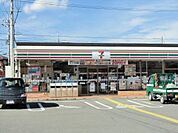 セブンイレブン近江八幡駅東店（570m）