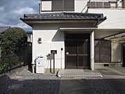 玄関前