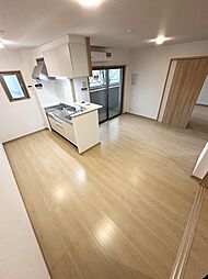 ユーミー高洲 306 1階2LDKのリビング/ダイニング