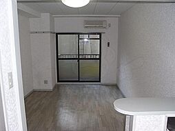 ドール新栄 5階1Kのリビング/ダイニング