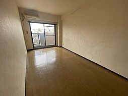 グローバルハウスM 4階1Kのリビング/ダイニング