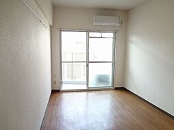 ドリカム・オカダ 201 2階1Kのリビング/ダイニング