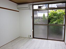 フォーブル仕伏 102 1階1Kのリビング/ダイニング