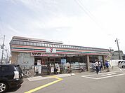 セブンイレブン 西京極運動公園店（120m）