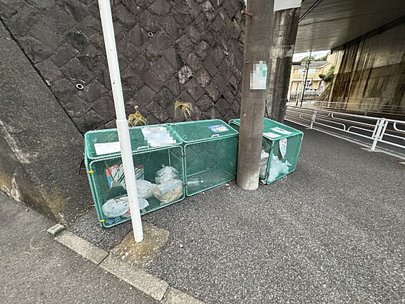 ゴミ置き場です...