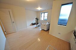 メゾンプルミエール 101 1階1LDKのリビング/ダイニング