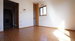 ドエル・ウッズ 1階ワンルームのリビング/ダイニング