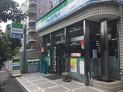 ファミリーマート 乃木坂駅前店[300m]