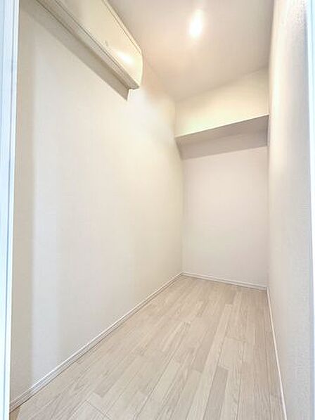 ※ リフォーム後のイメージ画像です。リフォームには別途費用がかかります。納戸は奥行きがあり、季節物や大型のお荷物もすっきり収納できます。