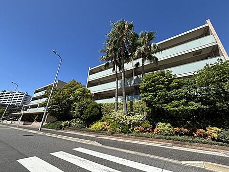 総戸数179戸の大規模低層マンション。大規模ならではの、共用施設が充実しているマンションです。