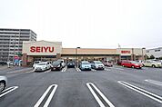 西友熱田三番町店 695m