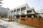 御園小学校 525m