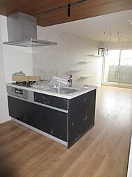 Ｓｉｒｉｎ　Ｋｅｄｉ　シリンケディ　Bldg A&B A302 3階2LDKのリビング/ダイニング