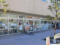 セブンイレブン三河島駅前店 徒歩1分。（マンション1階） 30m