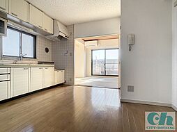 カーサヴィエント 202 2階2DKのリビング/ダイニング