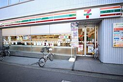 【コンビニエンスストア】セブンイレブン 新宿余丁町店まで395ｍ