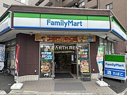 【コンビニエンスストア】ファミリーマート 横浜反町一丁目店まで166ｍ
