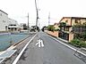 外観：前面道路含む現地写真