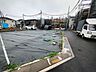 外観：前面道路含む現地写真 